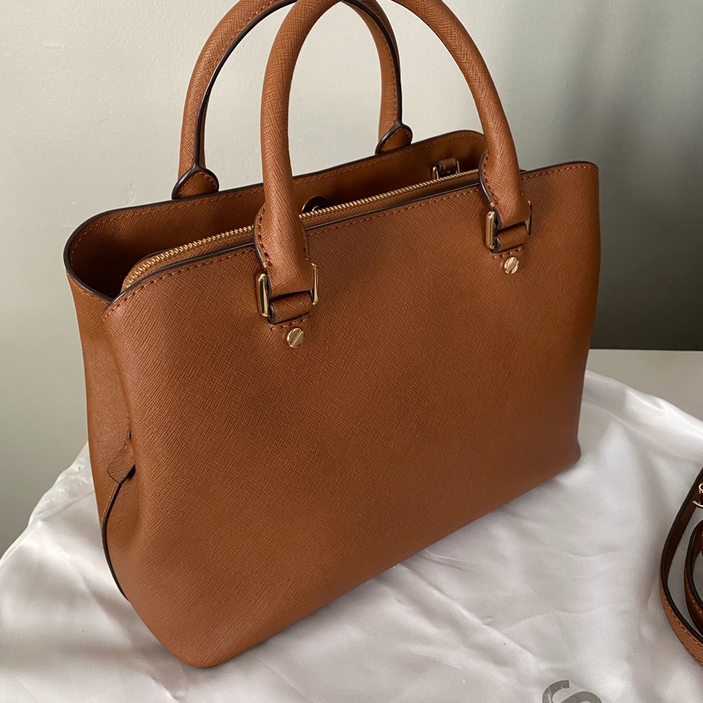 Michael Kors Satchel with matching wallet - Picture 6 of 9